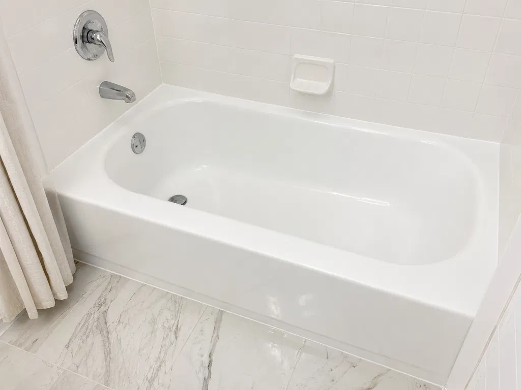 After - Fiberglass Tub Restoration